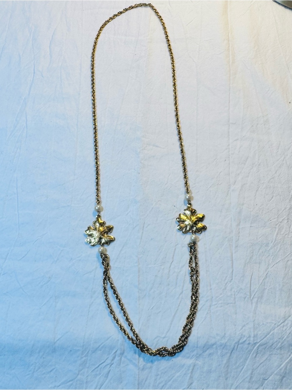 Vintage Avon Gold Tone Necklace With Faux Pearl And Leaf Stations